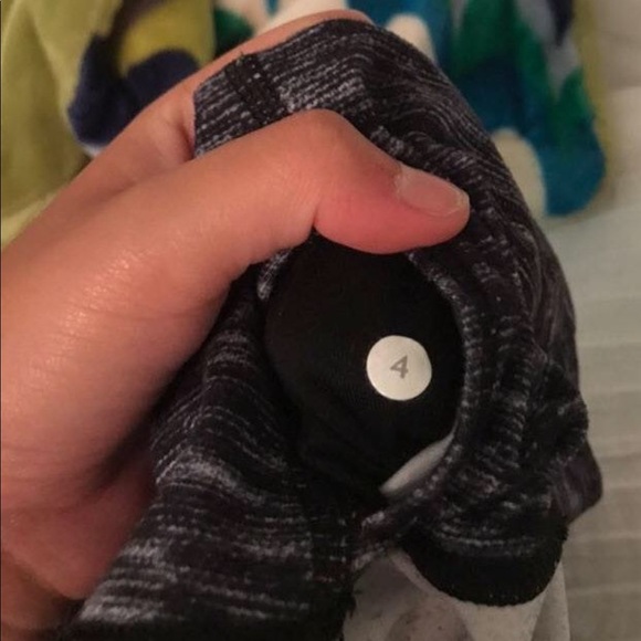 Lululemon leggings - Picture 5 of 6